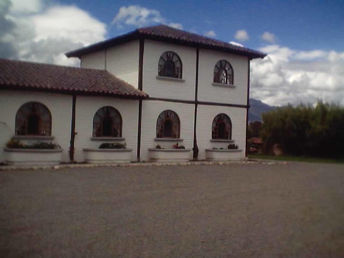 Hosteria Hacienda Pueblo Viejo Atuntaqui Buitenkant foto